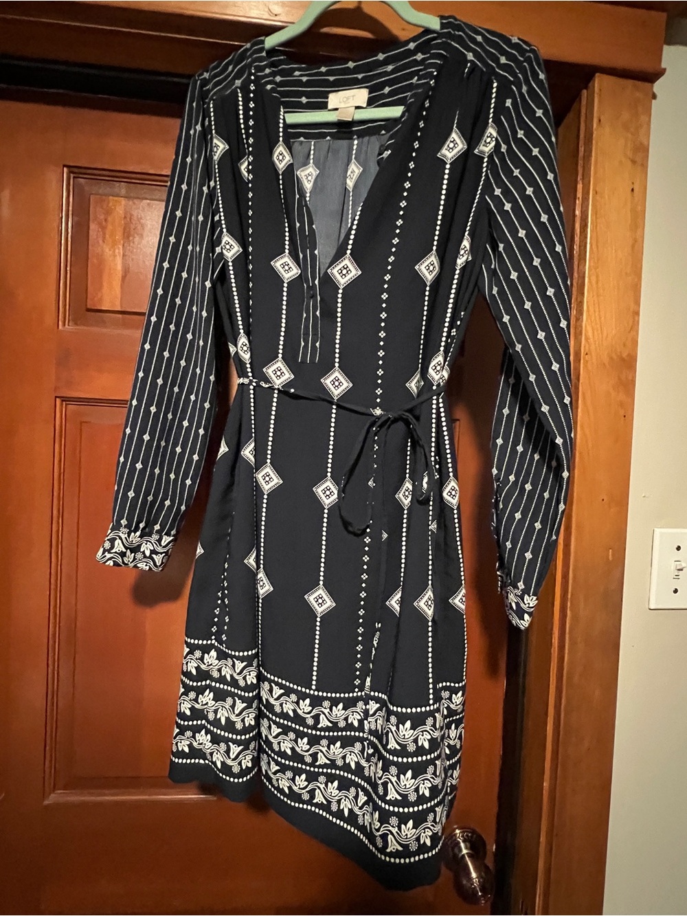 LOFT Outlet Black & White Printed Tie-Waist Dress | Size Medium